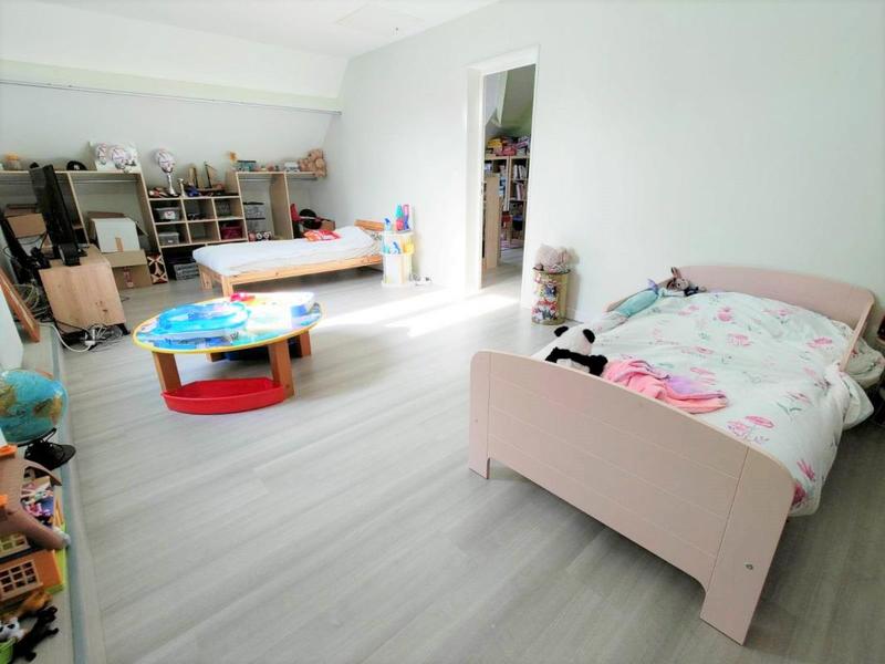 Pavillon - 150 m² - 5 pièces