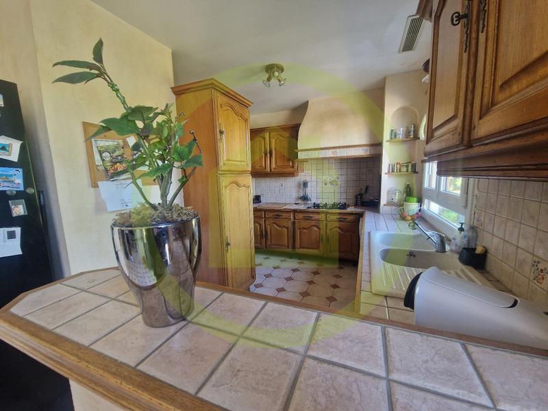 Maison - 181 m² - 8 pièces