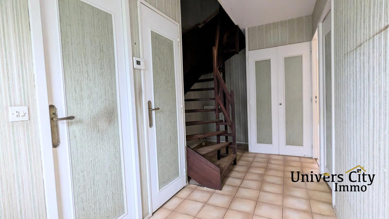 Maison - 93 m² - 4 pièces