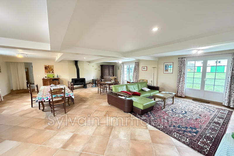 Maison - 231 m² - 6 pièces