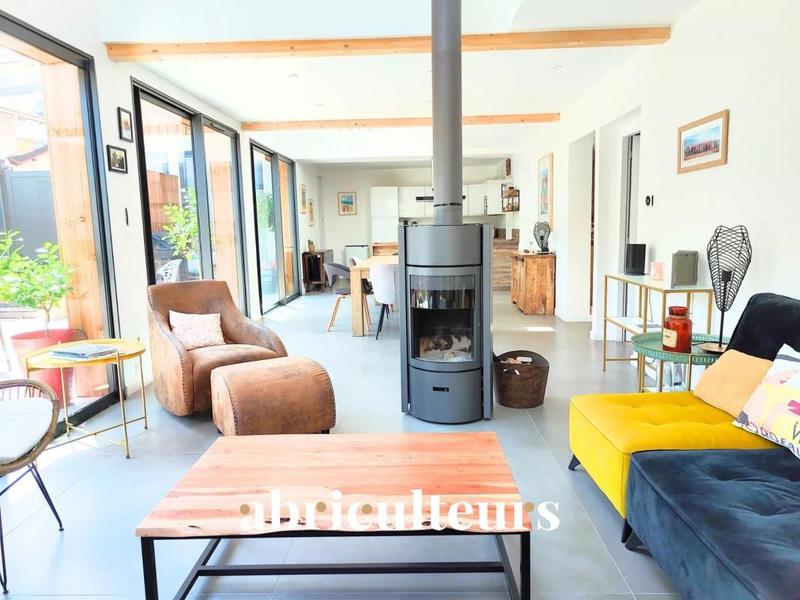 Maison - 169 m² - 6 pièces