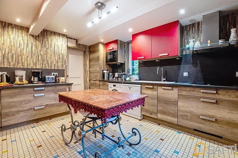 Propriété - 323 m² - 11 pièces