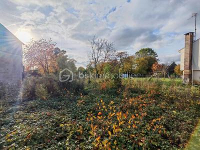 Terrain constructible - 1 761 m²