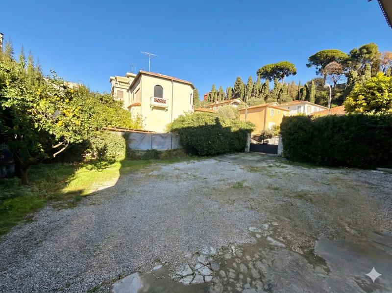 Appartement - 100 m² - 4 pièces