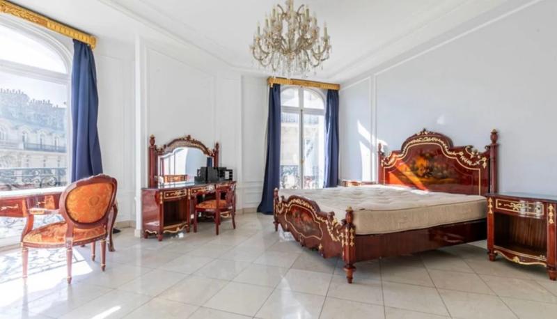 Appartement - 261 m² - 5 pièces