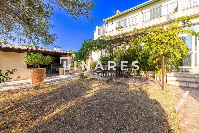 Villa - 217 m² - 5 pièces