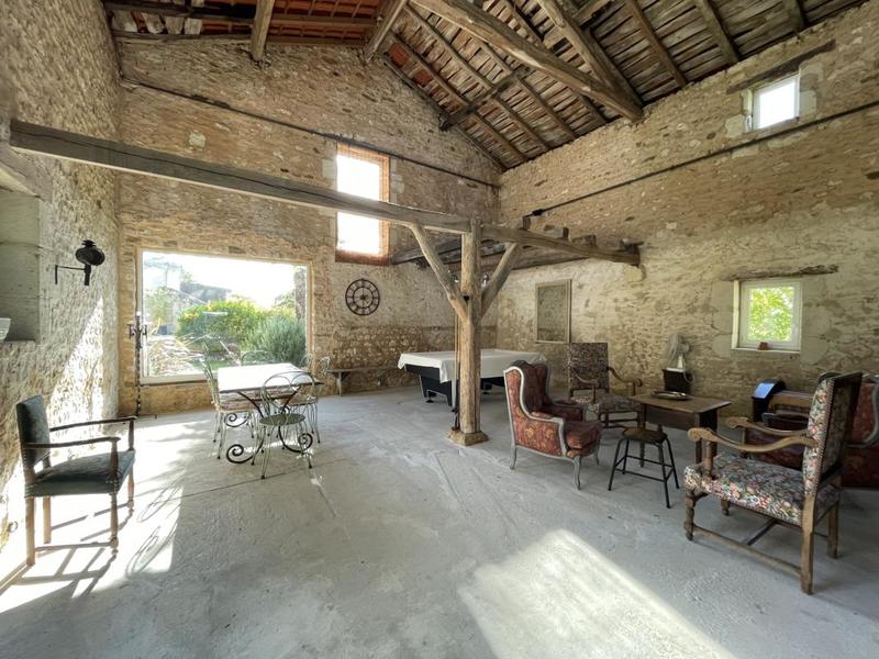 Propriété - 162 m² - 6 pièces