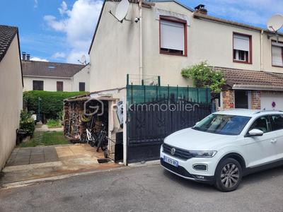 Maison - 76 m² - 4 pièces