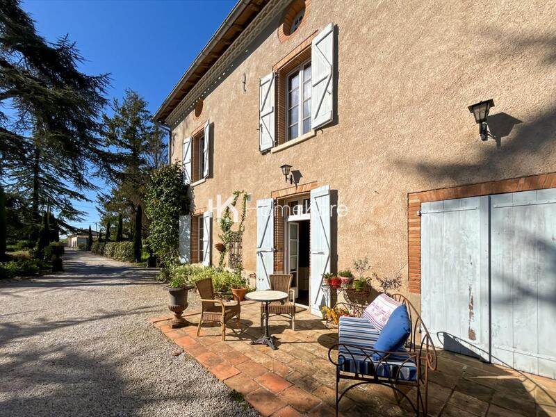 Maison de maîtres - 300 m² - 8 pièces