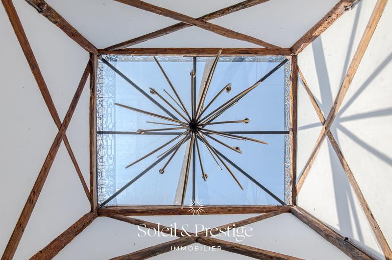 Maison de domaine - 2 500 m² - 25 pièces