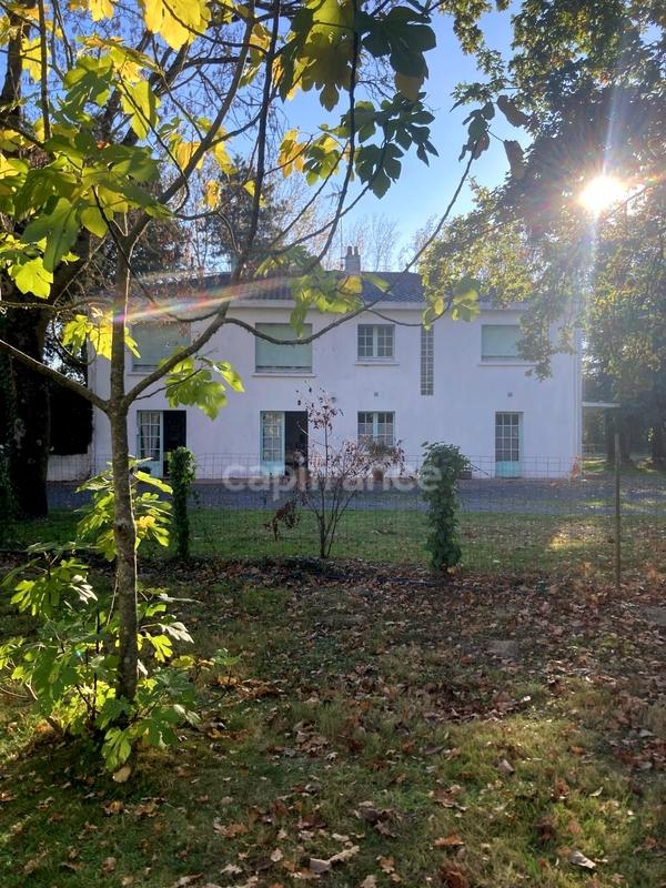 Maison - 120 m² - 10 pièces