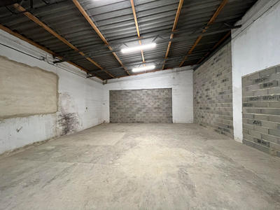 Local commercial - 79 m² - 1 pièce