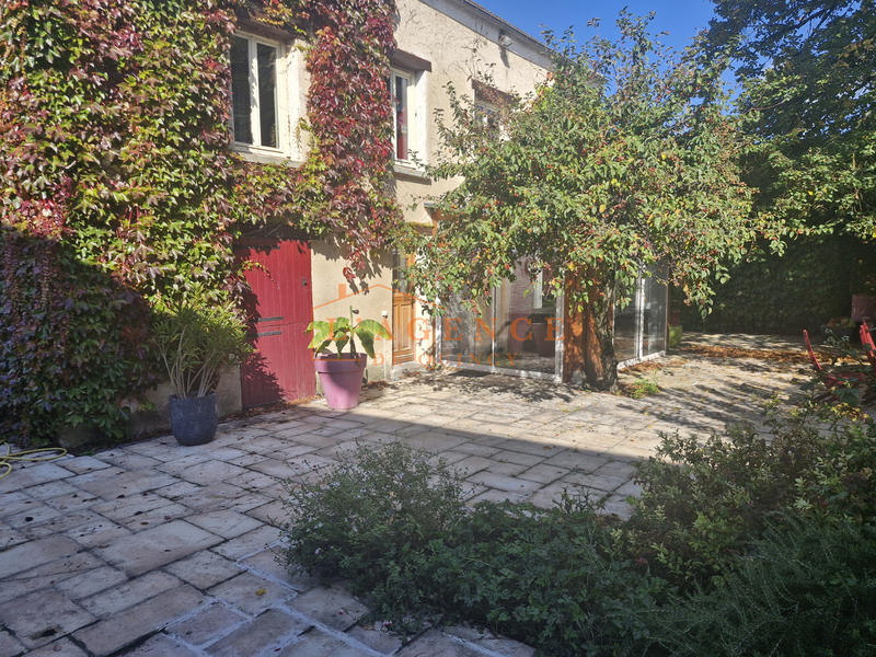 Propriété - 361 m² - 12 pièces