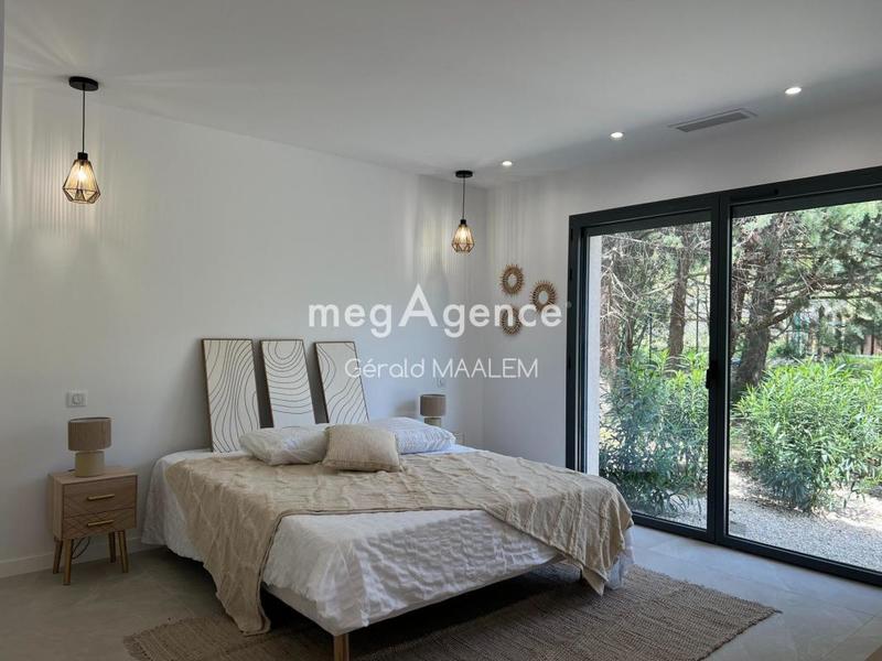 Villa - 243 m² - 7 pièces