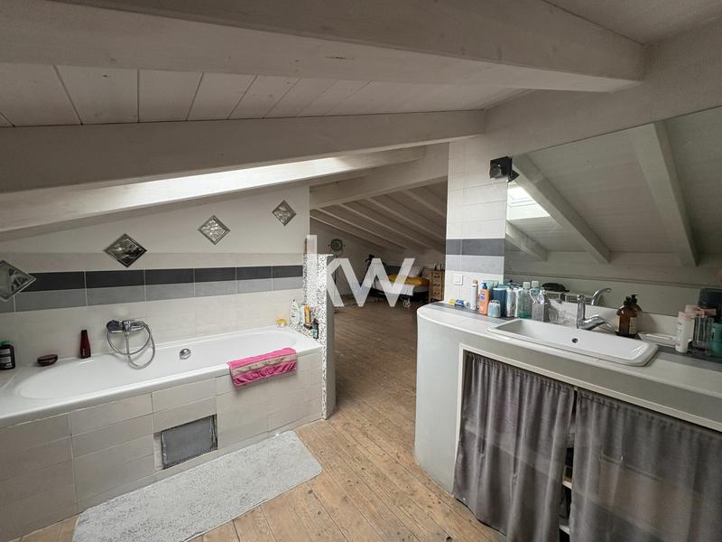 Appartement - 100 m² - 5 pièces