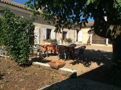 Maison - 234 m² - 8 pièces