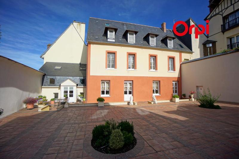 Propriété - 360 m² - 8 pièces