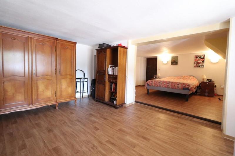 Maison - 200 m² - 6 pièces