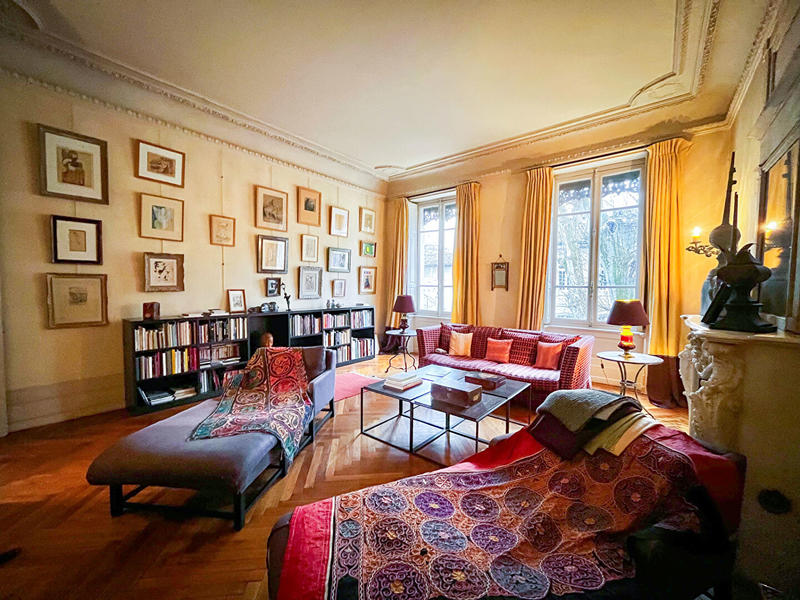 Demeure - 565 m² - 14 pièces