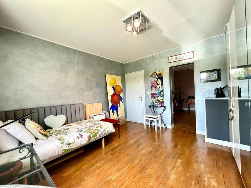 Maison - 272 m² - 7 pièces