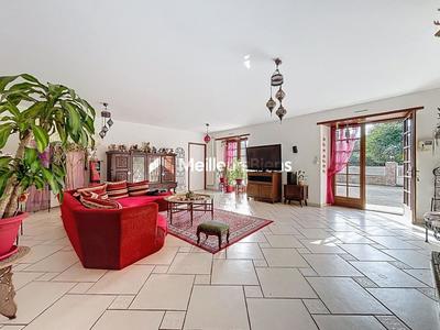 Maison - 230 m² - 10 pièces