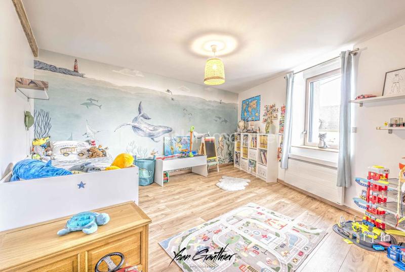 Maison - 181 m² - 8 pièces