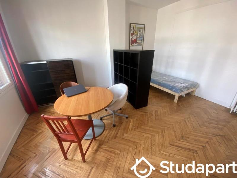 Chambre - 11 m² - 1 pièce