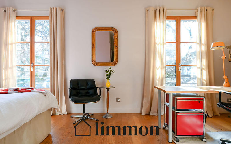 Maison - 218 m² - 6 pièces