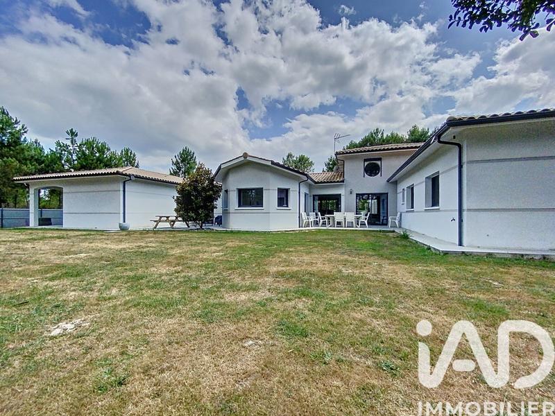 Maison de maîtres - 236 m² - 10 pièces