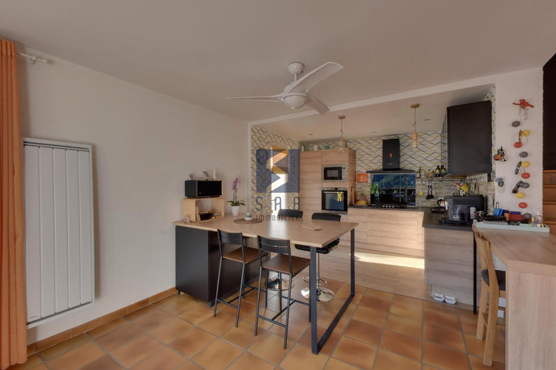 Maison - 140 m² - 6 pièces