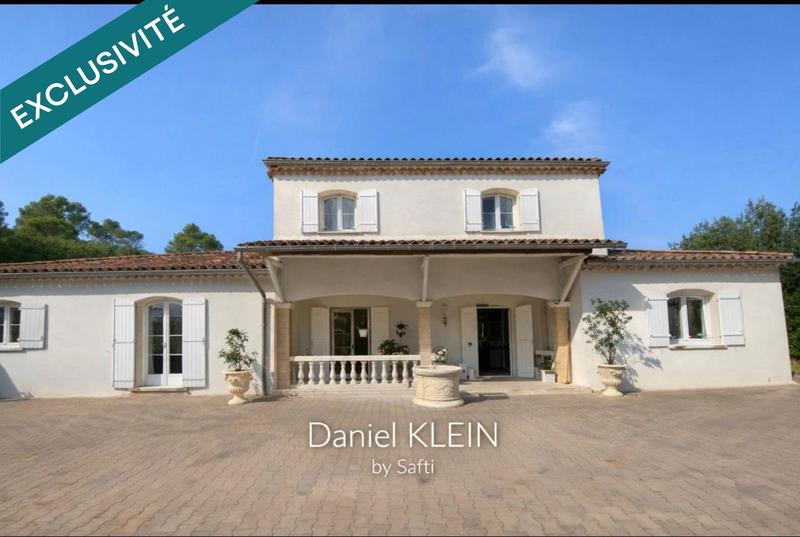 Maison - 230 m² - 6 pièces