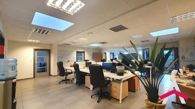 Local d'activités - 468 m²