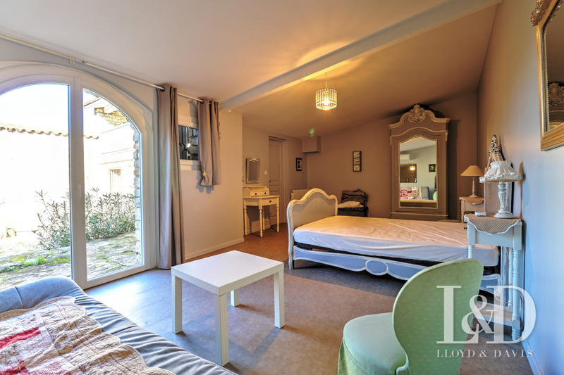 Mas - 233 m² - 8 pièces