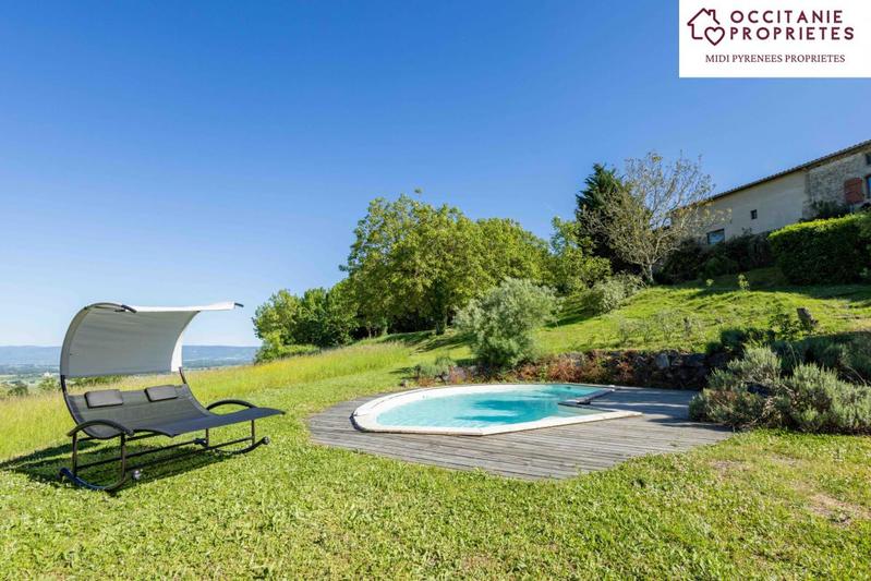 Corps de ferme - 700 m² - 17 pièces