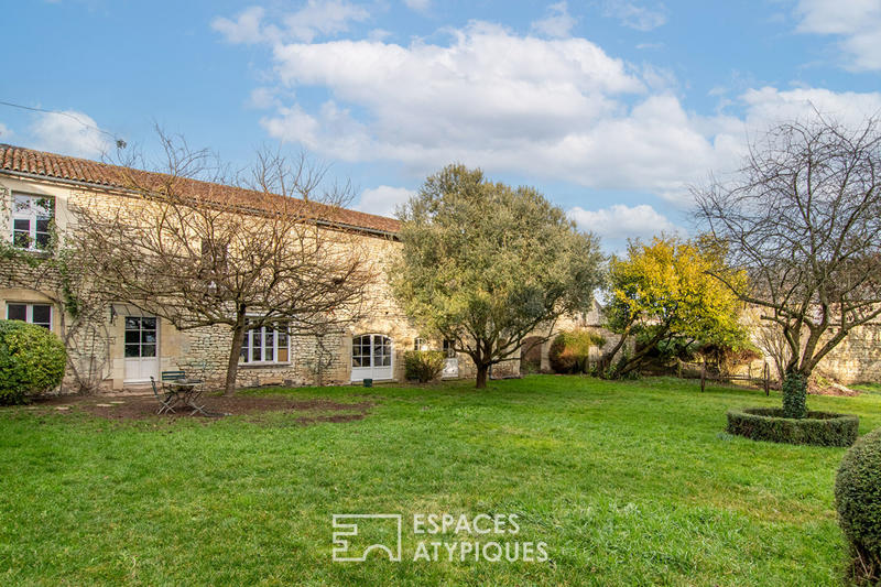 Maison - 460 m² - 12 pièces