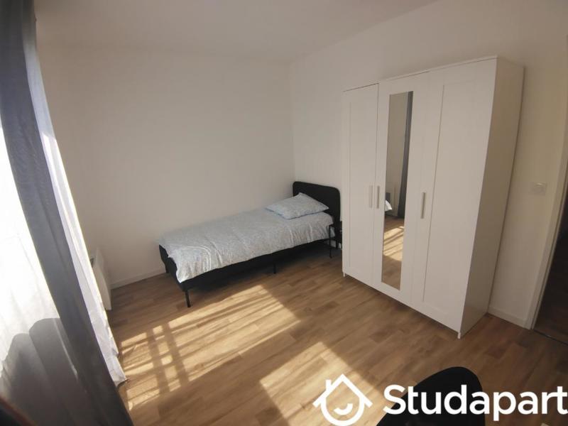 Chambre - 10 m² - 1 pièce