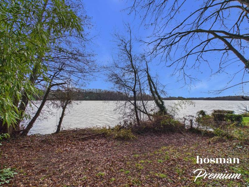 Maison - 235 m² - 6 pièces