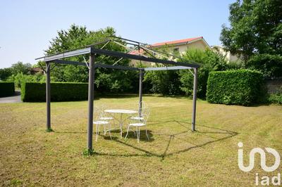 Maison - 187 m² - 9 pièces