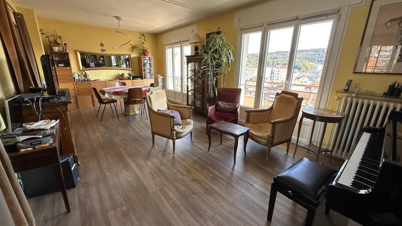 Appartement - 133 m² - 6 pièces