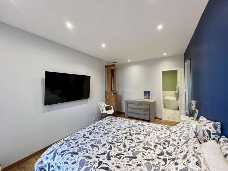 Maison - 195 m² - 7 pièces