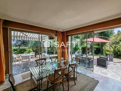 Villa - 200 m² - 6 pièces