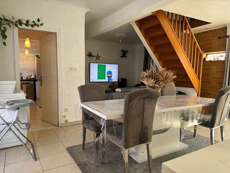 Maison - 100 m² - 5 pièces