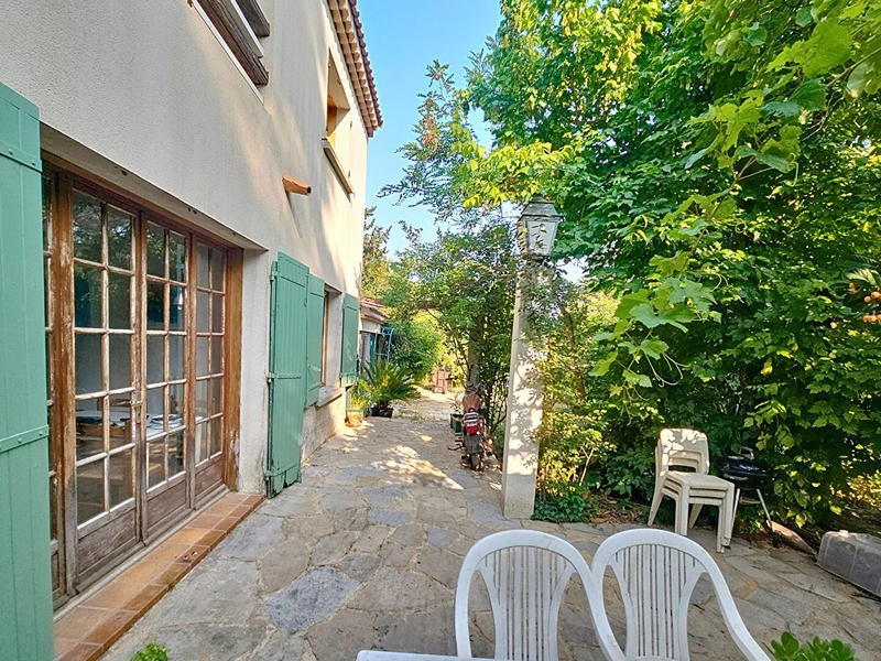 Maison - 266 m² - 9 pièces