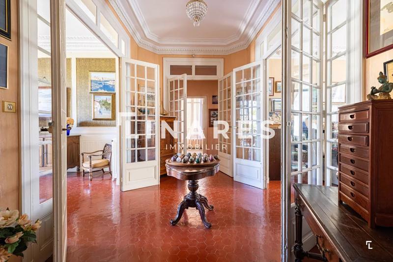 Appartement - 211 m² - 6 pièces