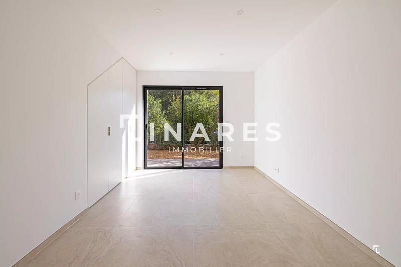 Maison - 234 m² - 7 pièces
