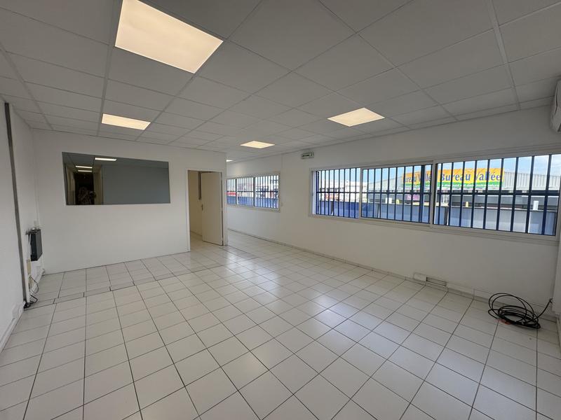 Bureau - 105 m² - 4 pièces