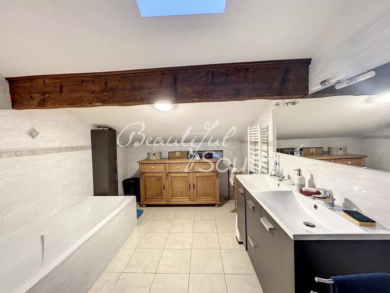 Maison - 162 m² - 6 pièces