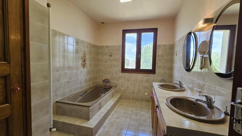 Maison - 172 m² - 5 pièces