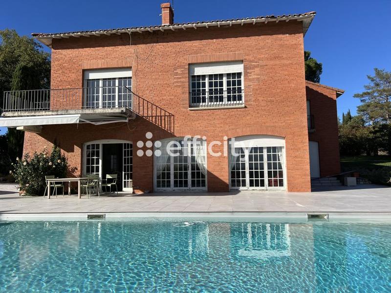 Maison - 416 m² - 8 pièces