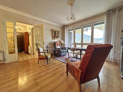 Appartement - 106 m² - 4 pièces